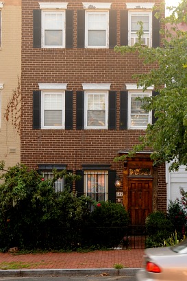 517 6 St SE vertical RESIZE